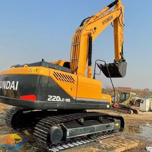 รถขุดมือสองฮุนได 220LC-9s ของแท้จากเกาหลี น้ำหนักใช้งาน 20 ตัน มอเตอร์สภาพดี ชั่วโมงการทำงานต่ำ ราคาถูก ขาย - Product Image 1