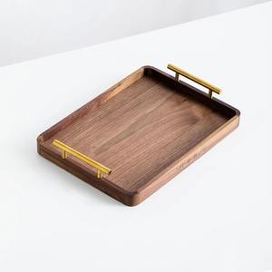 Nouveauté Plateau de service en bois classique de luxe moderne avec poignées en métal doré Livraison rapide Personnalisable en provenance d'Inde - Product Image 6