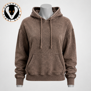 Sweat à capuche délavé pour femme, avec texture usée, coupe décontractée et confort doux pour un style streetwear moderne et quotidien. - Product Image 5