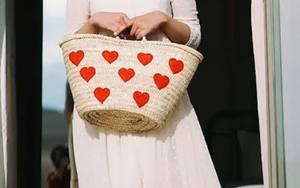 Cesta de Paja Tejida a Mano con Forma de Corazón, Bolso de Playa Marroquí - Product Image 2