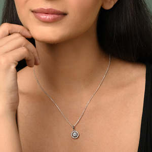 Pendentif rond halo en argent avec chaîne, orné de zircon et de perle, en or 14K et 18K, plaqué rhodium, style vintage, pour fiançailles - Product Image 3