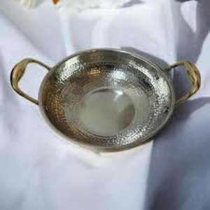 Kadai traditionnel en laiton pour les amateurs de cuisine de luxe disponible à partir de la collection de créateurs - Product Image 6