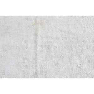 Alfombra Vintage de 2.4x4.9 pies, Alfombra Turca, Alfombra Blanca de Lana del Suroeste - Product Image 5