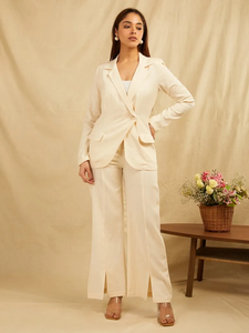 นักออกแบบที่ขายดีที่สุดคุณภาพสูงใหม่แฟชั่นชุดลําลองสตรีสีเบจแข็งที่ผลิตขายส่งในราคาต่ําสุด - Product Image 2