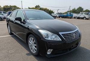 El precio más barato 2015 para Toyota Crown Royal Saloon Turbo Engine RHD Caja de cambios automática Combustible Cámara de cuero Coche usado a la venta - Product Image 4