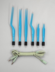 ZUOL INSTRUMENTS ZI-EBF-168 2024 Pinza Bipolar de Bayoneta con Punta Recta y Bloque de Conexión Europeo Plano para Uso Médico, Certificación CE - Product Image 2