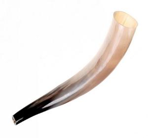 Corne musicale polie Viking faite à la main Décoration de Noël traditionnelle et récipient à boire - Product Image 1