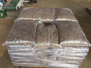 Granulés de bois de pin de qualité supérieure ENplus certifié sciure de bois forme 15kg sacs pour système de chauffage meilleurs prix - Product Image 2