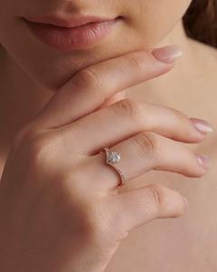 Bague de fiançailles solitaire ronde de luxe ensemble Moissanite 10K or bague de mariage bijoux OEM ODM fournisseur en gros vendeur en ligne - Product Image 5