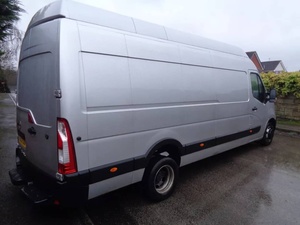 Nissan Interstar Acenta XLWB 2023, Furgoneta de Techo Extra Alto, Caravana Turbo, Color Oscuro, Dos Ruedas, Automática, Techo Panorámico, Tela, Aluminio - Product Image 3