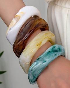 Premium Waterproof Resin Bangles Set for Ladies Customizable Cute Design Lightweight Jewelry for Business Gift and Export Market - Product Image 4