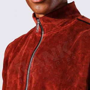 ชุดวอร์มกำมะหยี่ผู้ชายขายดี ชุดกีฬาฤดูหนาวหนานุ่ม อุ่นสบาย เสื้อฮู้ดลำลอง กางเกงจ็อกเกอร์ - Product Image 4