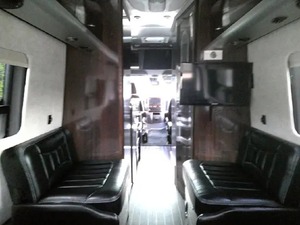 Fournisseur de camping-car d'occasion de classe B, modèle Air Stream Interstate 3500 Lounge, année 2016 - Product Image 2