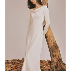 Vestido de satén al mejor precio para mujer, elegante colección de otoño, encanto, marfil, ODM, servicios, hecho en Vietnam con cintura natural - Product Image 5