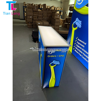 Pantalla de mesa comercial portátil de 8 pies Marco de aluminio fácil de montar con iluminación SEG Fondo LED para ferias comerciales