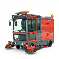 Hocheffiziente 4-Rad-Aufsitzkehrmaschine mit Pumpengetriebemotor, Batteriebetrieben für Großflächen, Industrieparks und Logistik