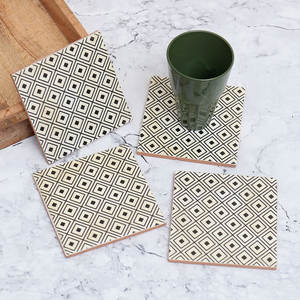 Posavasos de madera con patrón blanco y negro moderno al por mayor para tazas de té, posavasos de mesa a granel, alfombrillas para bebidas frías y calientes - Product Image 2