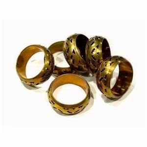 Anneaux de serviette en laiton martelé classiques pour les mariages et les occasions spéciales Fabriqués en Inde - Product Image 1