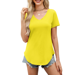 T-shirt en coton moderne pour femmes-Lignes épurées, style décontracté-Sensation douce, confort durable-Parfaitement adapté aux couches - Product Image 1