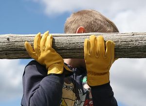 Gants de travail en cuir pour hommes et femmes Gants de sécurité durables renforcés en cuir de vachette résistants aux perforations et aux coupures pour le jardinage - Product Image 3