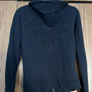 Sweat à capuche personnalisé pour homme, surdimensionné, court, effet délavé, zippé, entièrement orné de logos en strass - Product Image 2