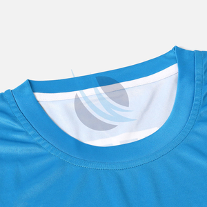 Ensemble d'uniformes de football respirants 100 % polyester à design personnalisé, impression numérique par transfert thermique, col rond, manches courtes, service OEM - Product Image 2