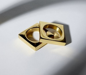 Creative vintage look metal napkin rings for rustic event decoration farmhouse tables and dinner setups - Product Image 2