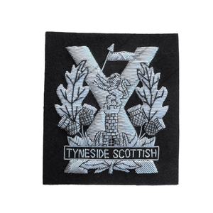 Écusson brodé en fil d'argent britannique de haute qualité, style blazer écossais de Tyne et derrière, personnalisable, à coudre, badge en dentelle UBORA - Product Image 1