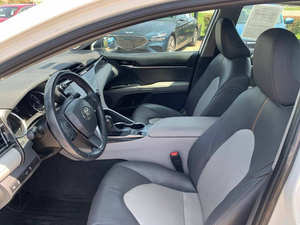 Toyota Camry Híbrido 2020 en Perfecto Estado - Product Image 4