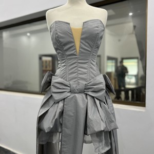 Robe corset en satin OEM pour femmes, 100% qualité supérieure, décoration avec nœuds, buste sexy, design personnalisé, respirant, contrôle du ventre - Product Image 6