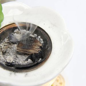 Elegancia en cada chip: 100% Natural Pure Agarwood Oud Huy Phat - Product Image 2