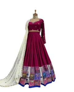 Robe de mariée Lehnga Choli de style indien pour la mariée pakistanaise pour le jour du mariage et les fêtes pour la mariée asiatique - Product Image 1