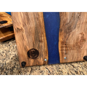 Planche en résine époxy bleue scintillante effet rivière - Product Image 4