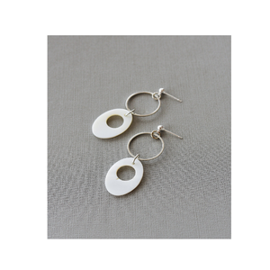 Boucle d'oreille en laiton et marbre au design admirable, boucle d'oreille légère en laiton doré rond et pierre noire à bas prix - Product Image 5