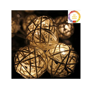 Bolas decorativas de ratán en varios tamaños para proyectos artesanales y decoraciones festivas - Product Image 1