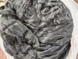 Marque de conifères sur mesure luxueux teint noir Tussah soie ruban doux 100% fibre de soie pour filature feutrage et broderie tissage - Product Image 2