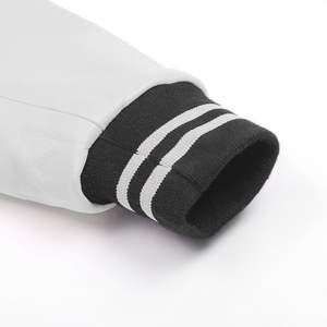 Chaqueta Universitaria Vintage de Diseño Personalizado, Chaqueta de Invierno para Hombre, Cuerpo de Lana Negra, Mangas de Cuero Vacuno Blanco, Transpirable - Product Image 5