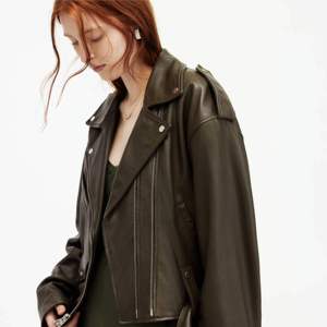 Chaqueta de Motociclista Extra Grande para Mujer, de Cuero Sintético Marrón Oscuro, Estilo Urbano, Corte Holgado, Abrigo de Motociclista para Otoño e Invierno - Product Image 5