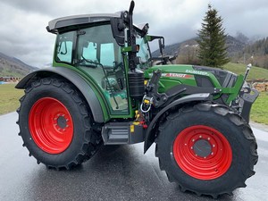 In Stock Now Fendt 211 S3 Tractor 4x4 available for cheap price. - Product Image 4