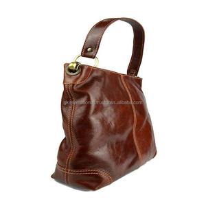 Sac à main à bandoulière de luxe pour femmes, meilleure qualité, sac à main de luxe pour femmes, fabriqué en italie, en cuir marron avec des accessoires en métal solide - Product Image 5