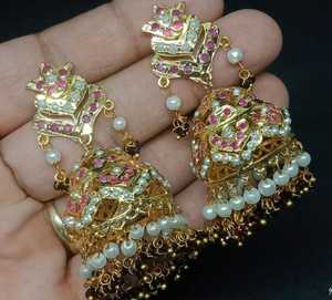 Boucles d'oreilles Kundan de qualité supérieure plaquées or d'un gramme de Jadau antique avec perles pour femmes filles pour les fêtes - Product Image 2