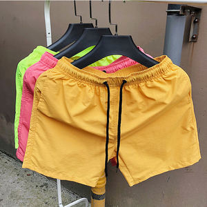 Short avec logo personnalisé OEM Short décontracté en polyester pour hommes pour la plage, la course à pied, la natation et le basket-ball pour hommes - Product Image 4