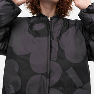 Servicios OEM, Chaqueta Acolchada de Mujer de Alta Calidad con Logotipo Personalizado Impreso en Satén, Nuevo Diseño para Uso en Invierno - Product Image 3