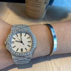 Reloj de Estilo Hip Hop de Lujo con Diamantes, Movimiento Mecánico Romano, Correa de Cuero, Esfera Analógica y Cristal para Unisex - Product Image 3