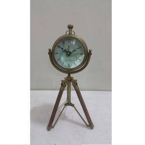 Reloj náutico de tamaño pequeño con trípode, hecho a mano, de latón y madera, novedad - Product Image 1