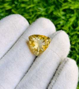 Pierre précieuse de quartz citrine naturelle prête à expédier 9.40 carats pierre en vrac taillée en triangle - Product Image 3