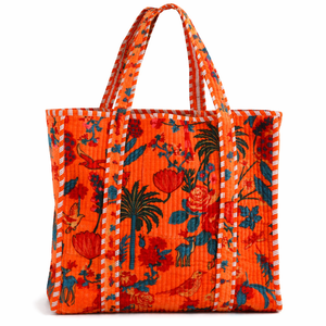 Sac fourre-tout matelassé Kantha avec motif géométrique, poignée en ruban de coton recyclé cousue à la main, pliable pour un usage quotidien et pour offrir en cadeau - Product Image 1