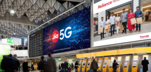 Bannière flexible de haute qualité, rétroéclairée, imprimée en UV, durable, imperméable, pour la publicité extérieure, signalétique promotionnelle personnalisable - Product Image 4