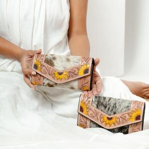 Cartera tallada a mano de nuevo diseñador, cartera de mano con estilo de cuero genuino para el cabello en la cartera de piel de vaca, carteras de pulsera de cuero occidental - Product Image 6