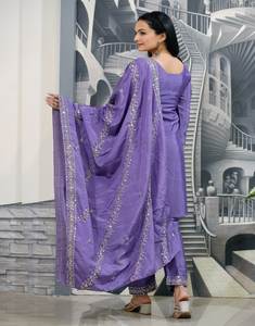 Elegante con una elegante colección de moda de invierno lista para bodas y fiestas ropa especial para novias y niñas a un precio razonable - Product Image 4